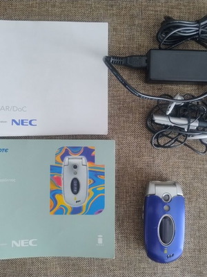 NEC 401i αναδιπλούμενο τηλέφωνο μεταχειρισμένο με ακουστικά και φορτιστή δώρο μαζί με Nokia 5230 και φορτιστή