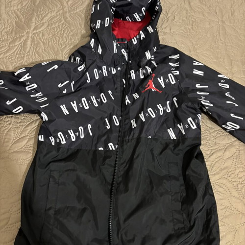 Nike Jordan windbreaker like new, black, kids up to 12 years