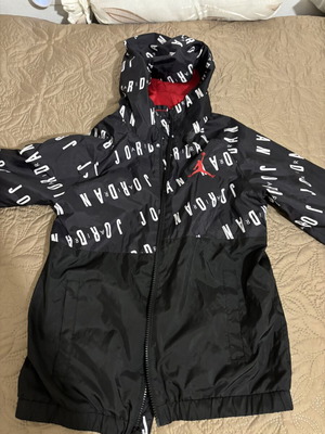 Nike Jordan windbreaker like new, black, kids up to 12 years