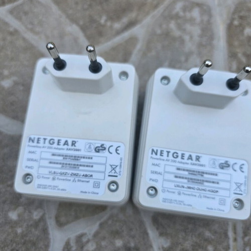 Netgear XAV2001 Powerline AV 200Mbps Ethernet adapter like new, white, set of 2