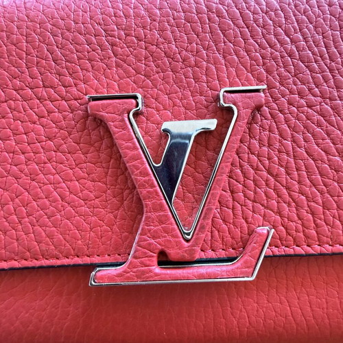 Louis Vuitton Capucines Wallet Taurillon Leather Fuchsia Pink