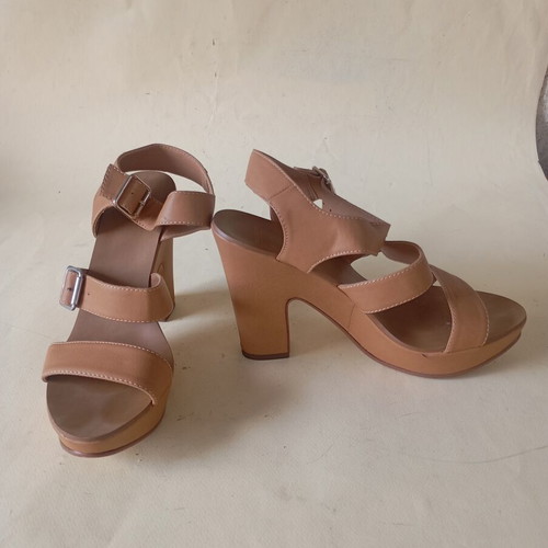 Pull & Bear beige platform sandals size 38 like new