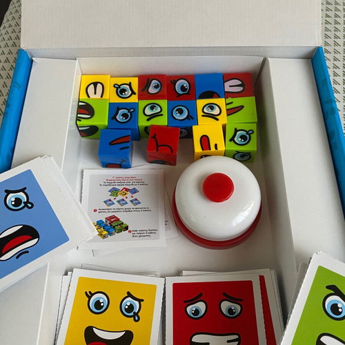 Fatsomaxies board game