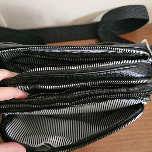 Maxfly crossbody bag like new, black with many compartments