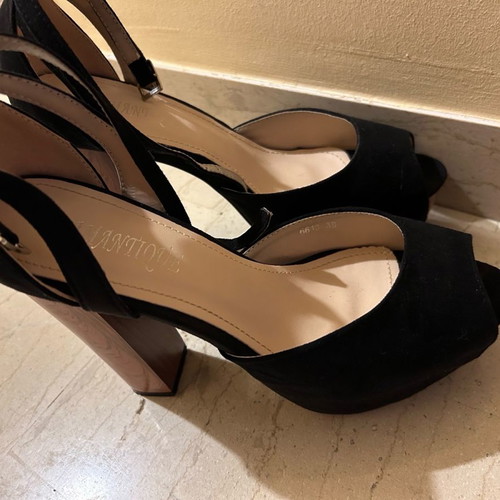 Women's black high heel shoes used, size 39, 12 cm heel