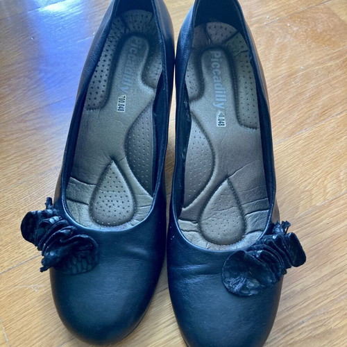 Picadilly black pumps size 41 with cushioned insoles