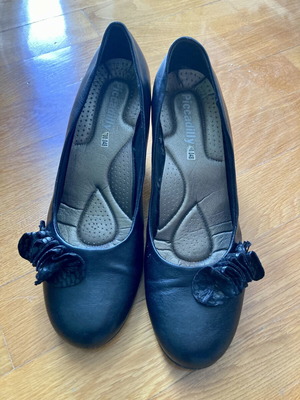 Picadilly black pumps size 41 with cushioned insoles