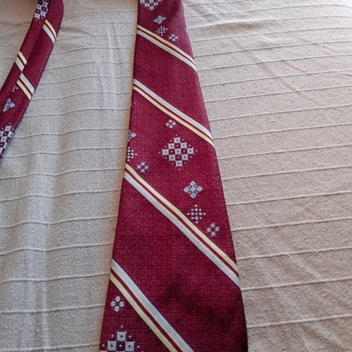 Tie in good condition