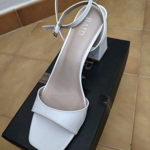 White sandals like new, size 41, 9cm heel