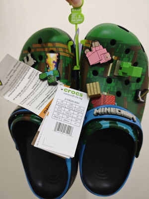 Crocs Minecraft clogs new, size 43-44, multicolor green