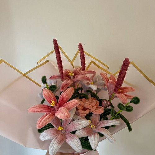 Sleeping Beauty bouquet made to order, 13 pink and white flowers