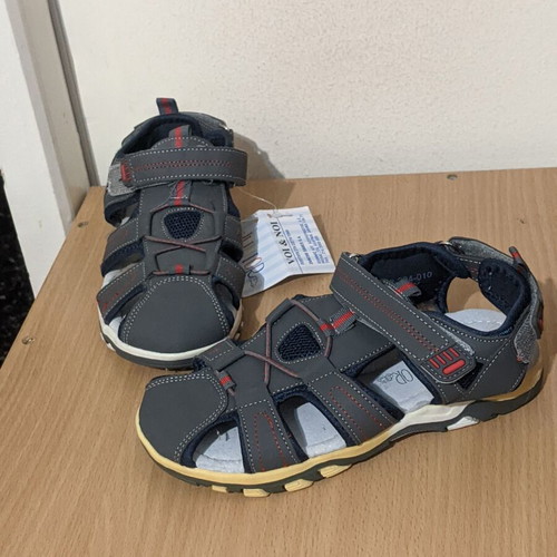 Grey sandals size 32, casual