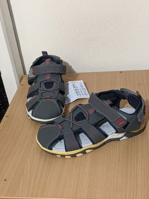 Grey sandals size 32, casual