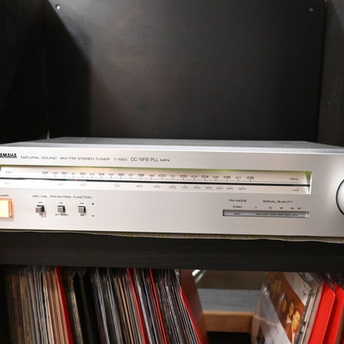Yamaha Tuner T-550 analog stereo receiver