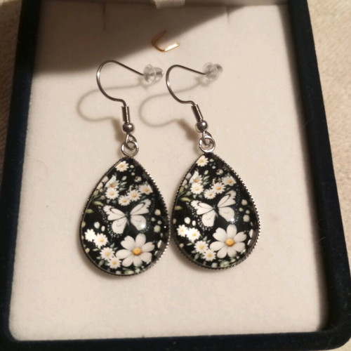 Hippie boho style stainless steel earrings like new, black and white with flowers