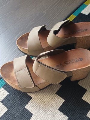 Biochic leather sandals anatomic khaki like new, size 38