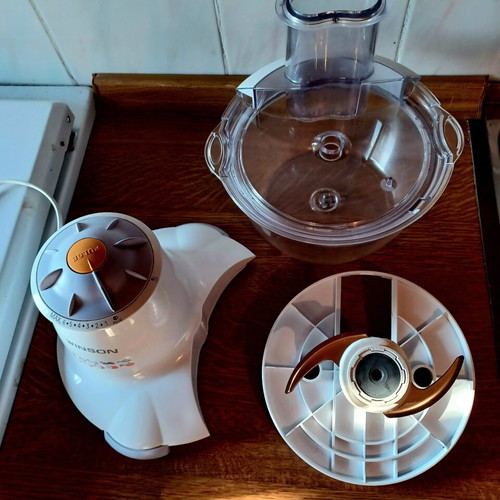 Winson food processor used with single cutting blade
