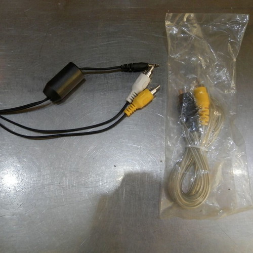 Cable 2.5mm to 2 x RCA like new