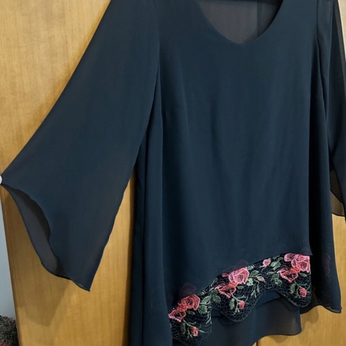 Women's blouse with embroidery like new, black