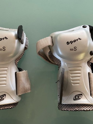 Protective set used, size Small