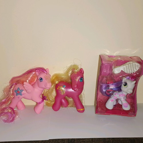 My Little Pony G3 2004 collectible like new with Sweetie Belle gift