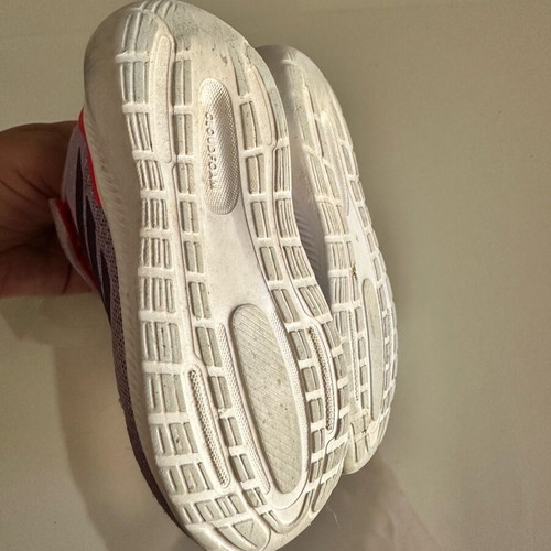 Athletic children's shoes like new