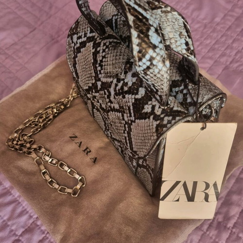 Τσαντάκι ώμου Zara καινούριο με μοτίβο δέρματος φιδιού και ασημί αλυσίδα