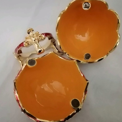 Egg with stones new, elegant design with base and magnets