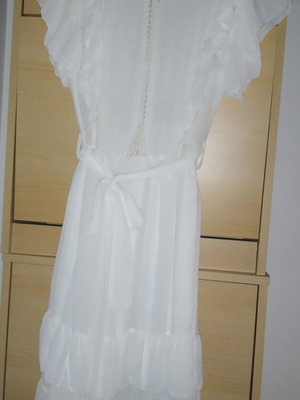 White dress with ruffles like new, size S