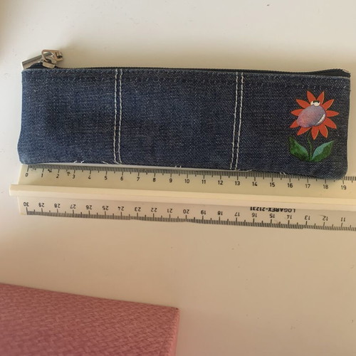 Small pencil case like new
