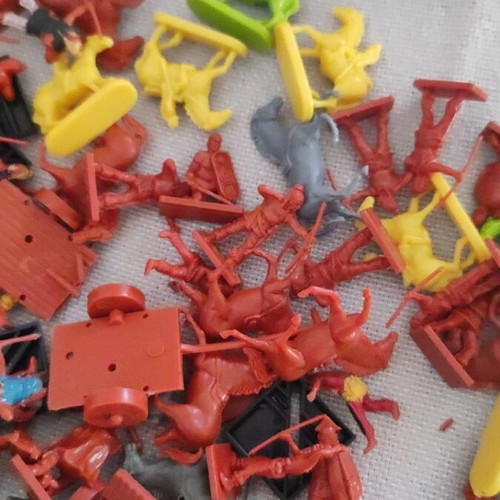 Indian model figures with carts and horse riders, approx. 2 cm