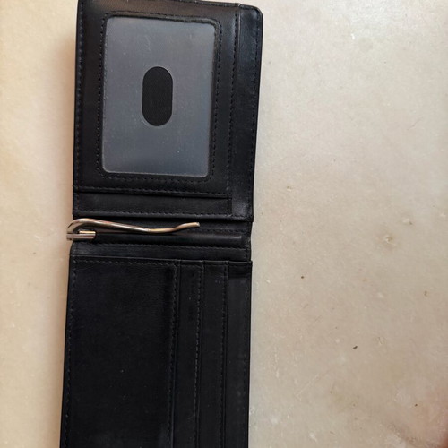 Men's wallet like new, excellent condition