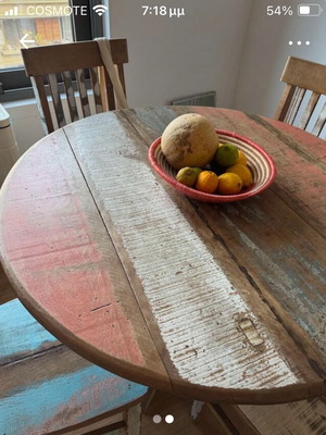 Mavriki and Co Dining Set like new, solid wood, table with 4 chairs