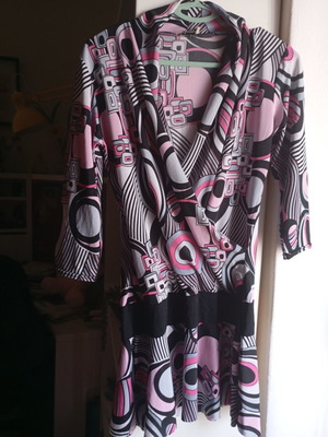 Blousedress one size, black and pink