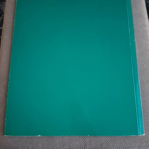 Sharks book like new, Ekdoseis Savvalas