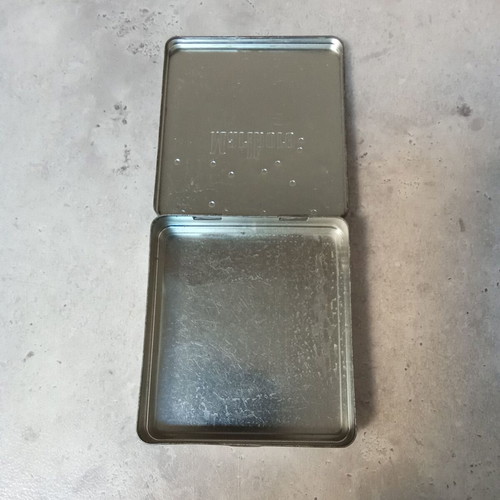Marlboro vintage collectible tobacco tin 1990s used promo