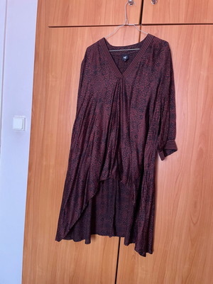 Μπλούζα ασύμμετρη Small Nü Denmark σαν καινούργιο, μαύρο και κόκκινο