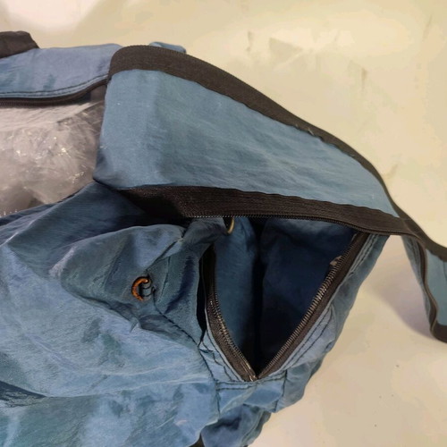 Enrico Benetti suitcase used, medium size, blue