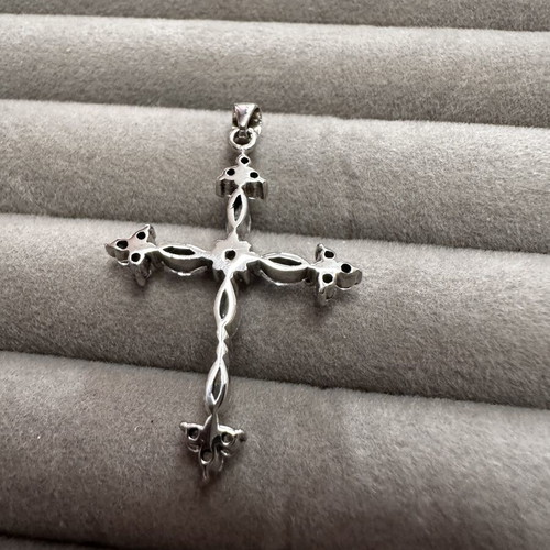 925 Sterling Silver Cross with Zircons new