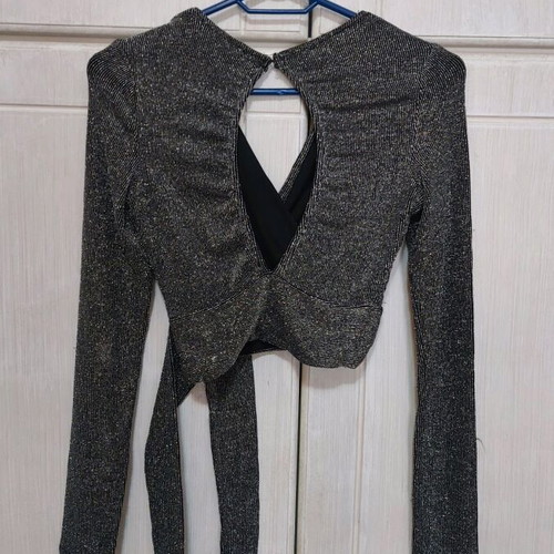 Bershka women's top like new, black-silver with wrap design