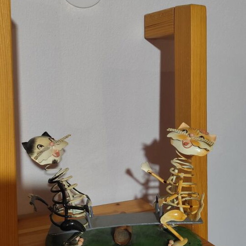 Metal decorative item for children's room like new