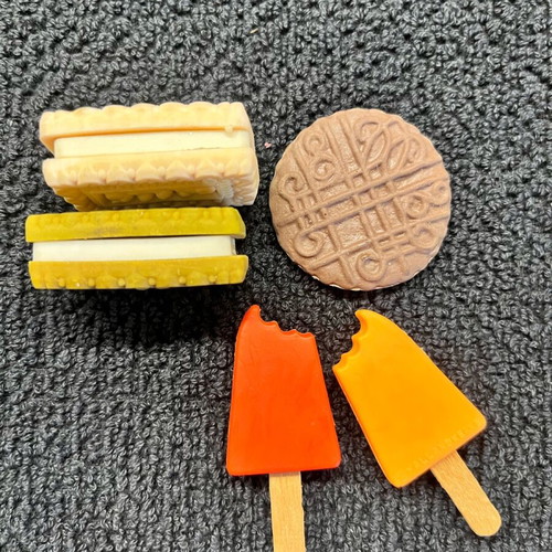Vintage Hall & Keane erasers from the 1980s like new, set of 5