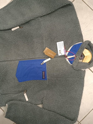 Patagonia Fleece jacket new, size Large