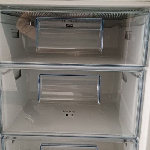 AEG refrigerator model S-53600CSWO with freezer