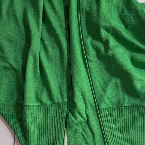 Benetton green wool cardigan like new, size M