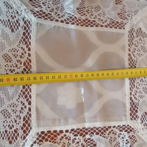 Set of 4 table linens like new, 2 squares 56x56 and 2 36x36
