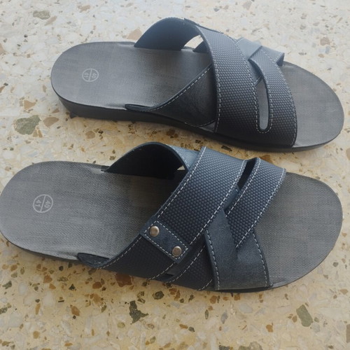 Unisex slippers size 41 like new, black and gray