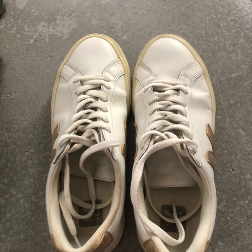Veja trainers used, white and gold, size 39