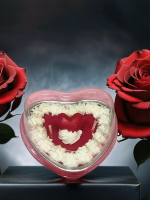 Soy wax scented candle in heart-shaped container new, 20 fragrances