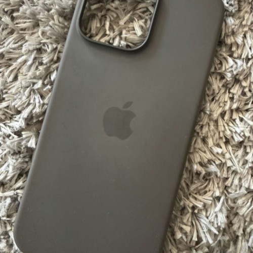 iPhone 16 Pro Max Silicone MagSafe Case like new